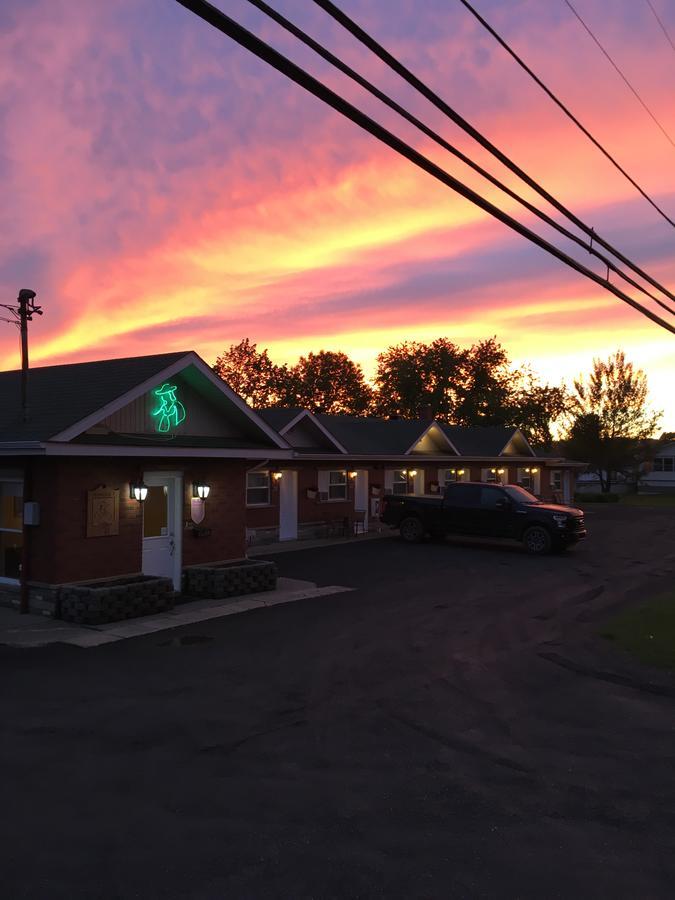 Motel Exquise Coaticook Exteriér fotografie
